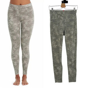 Spanx Jean-ish Ankle Leggings Stone‎ Wash Camo Print Size Small